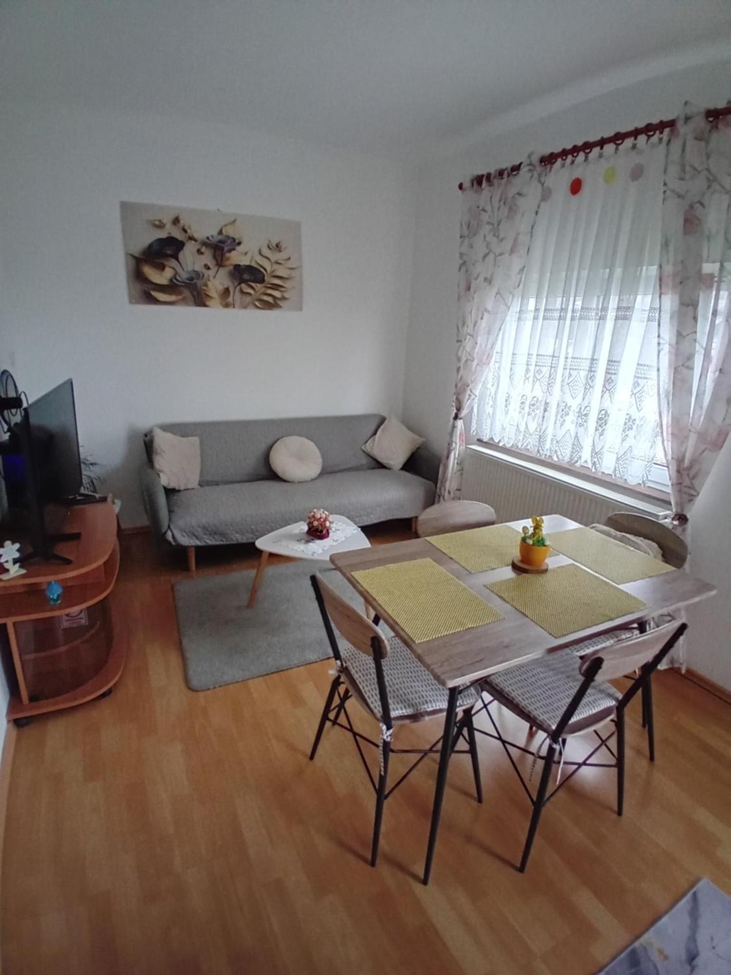 Apartman Nada Крапина Экстерьер фото